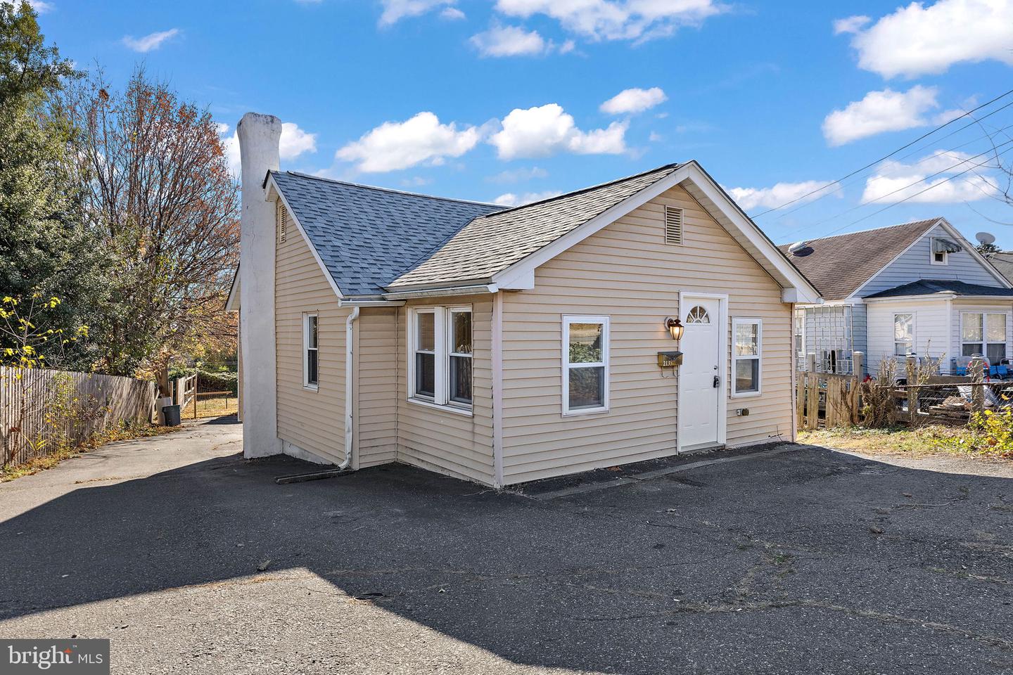 2135 E Dutton Mill Rd, Aston, PA 19014 MLS PADE2059328 Coldwell Banker