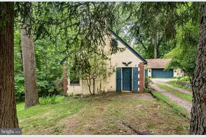 11 E Thomson Avenue, Springfield, PA 19064 - Photo 1