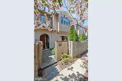 21 Greythorne Woods Circle, Wayne, PA 19087 - Photo 1