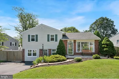 2434 W Helms Manor, Ogden, PA 19061 - Photo 1