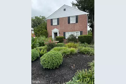 415 W Grays Avenue, Glenolden, PA 19036 - Photo 1