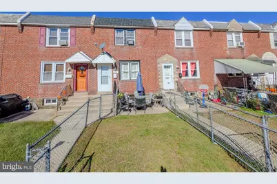 33 Mermont Circle, Darby, PA 19023 - Photo 1