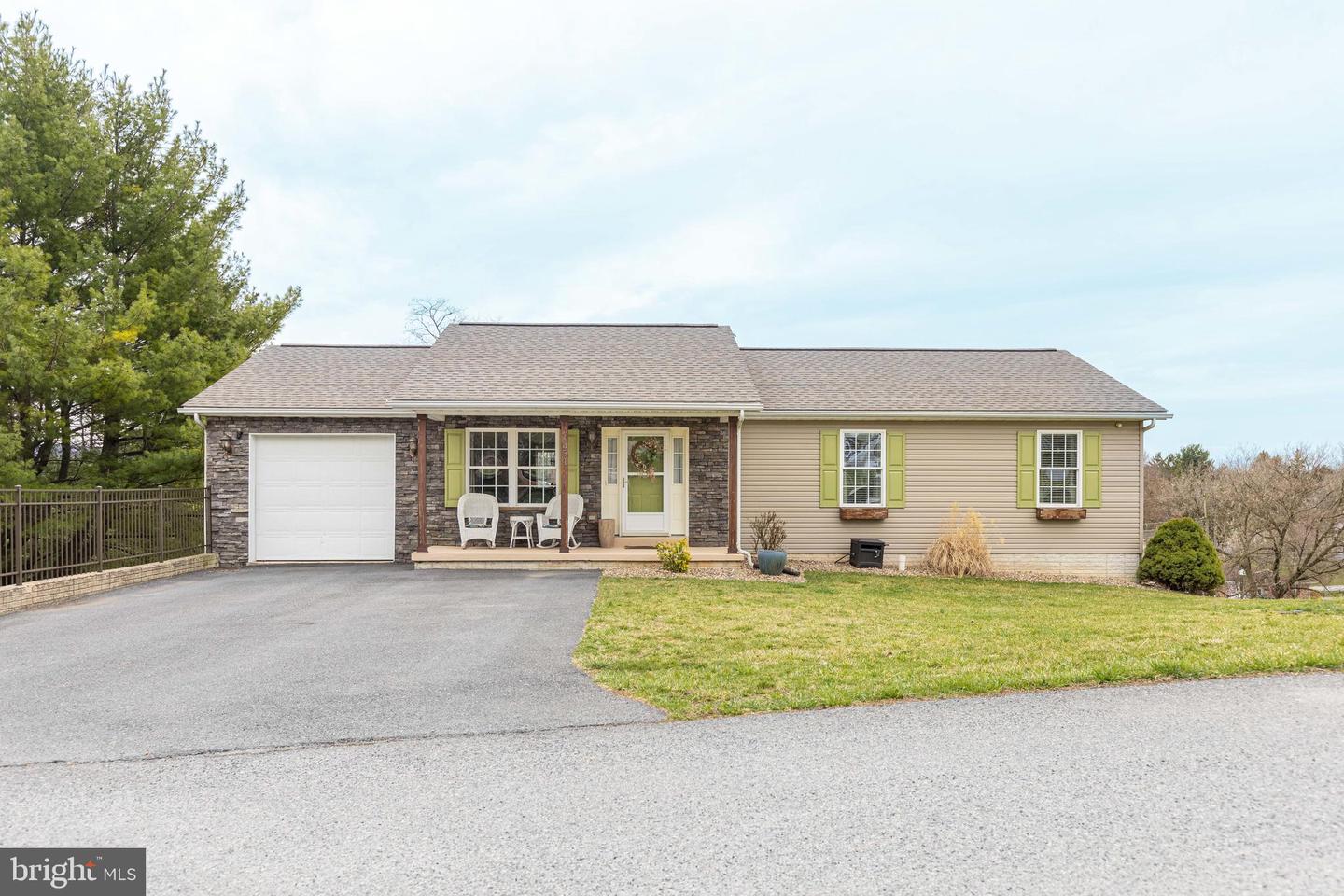 1354 Hillendale Rd, Chambersburg, PA 17202 MLS PAFL2006108 Coldwell