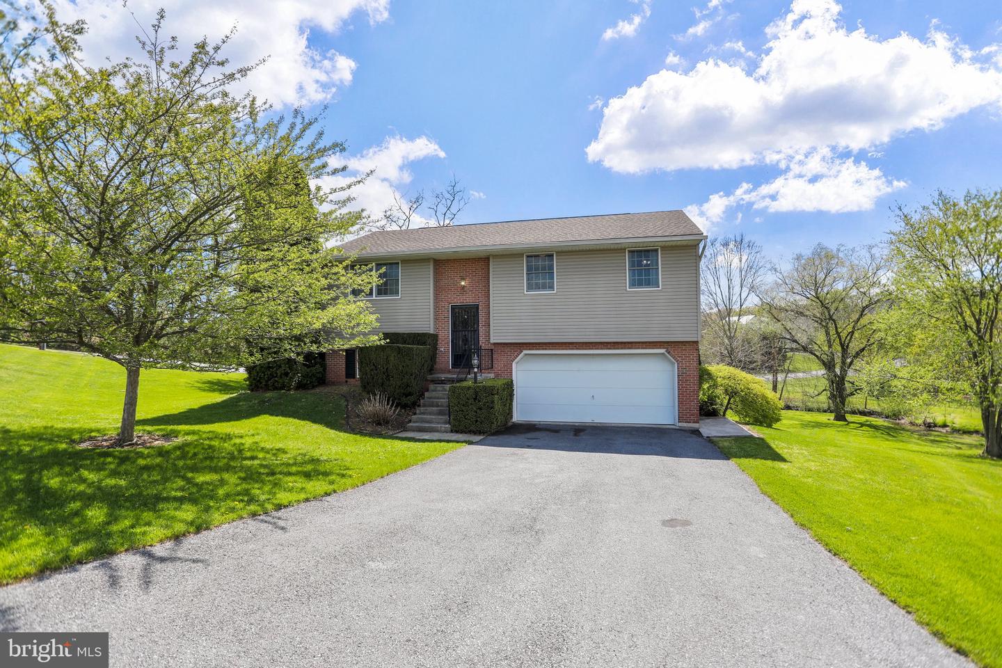 1717 Elizabeth Ct, Chambersburg, PA 17202 MLS PAFL2006968 Coldwell