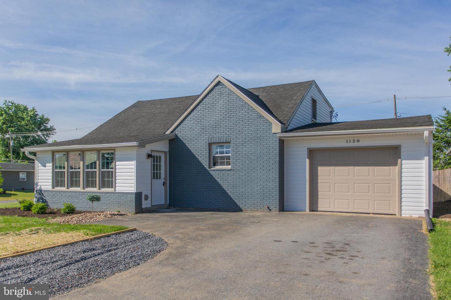 1128 Stanley Ave, Chambersburg, PA 17201 MLS PAFL2007612 Coldwell