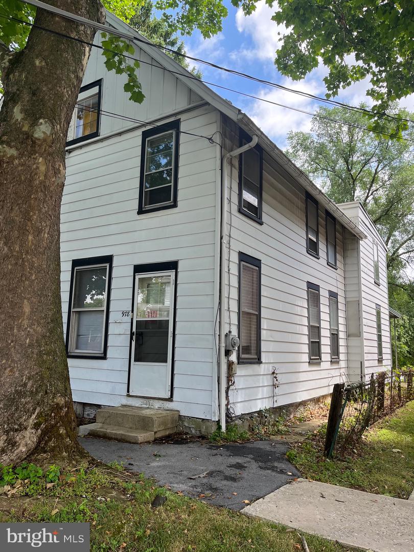 978 Scotland Ave, Chambersburg, PA 17201 MLS PAFL2008416 Coldwell