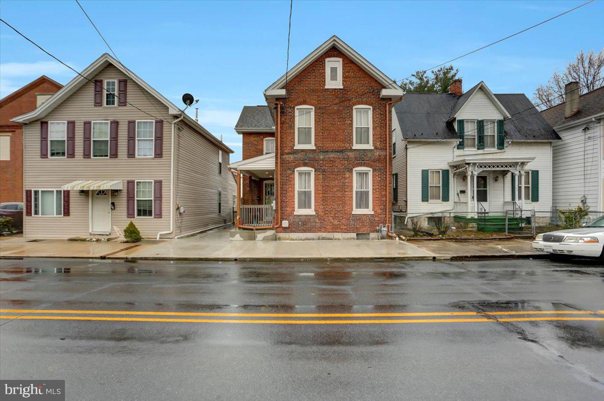 568 Broad St, Chambersburg, PA 17201 MLS PAFL2012518 Coldwell Banker