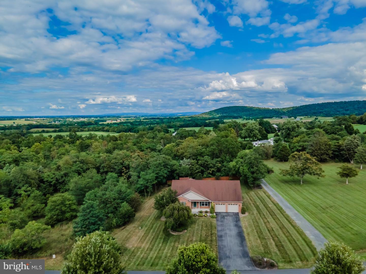 10990 Deerwood Dr, Mercersburg, PA 17236 MLS PAFL2015452 Coldwell