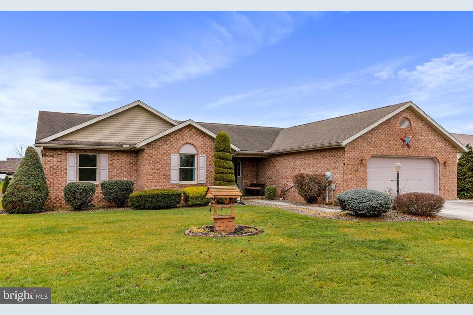 56 Parkwood Dr, Greencastle, PA 17225 MLS PAFL2017164 Coldwell Banker