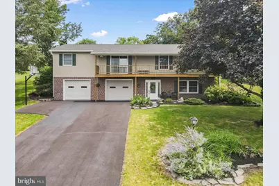 37 Warwick Drive, Chambersburg, PA 17201 - Photo 1