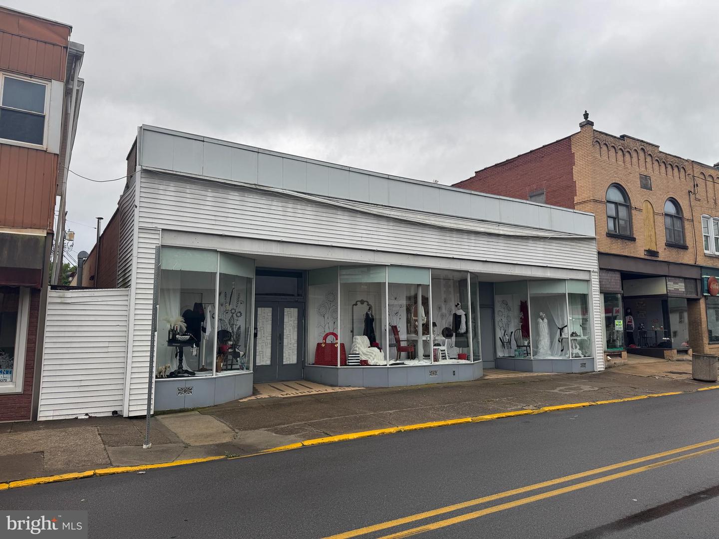 31 W Shirley St, Mount Union, PA 17066 - MLS PAHU2023628 - Coldwell Banker
