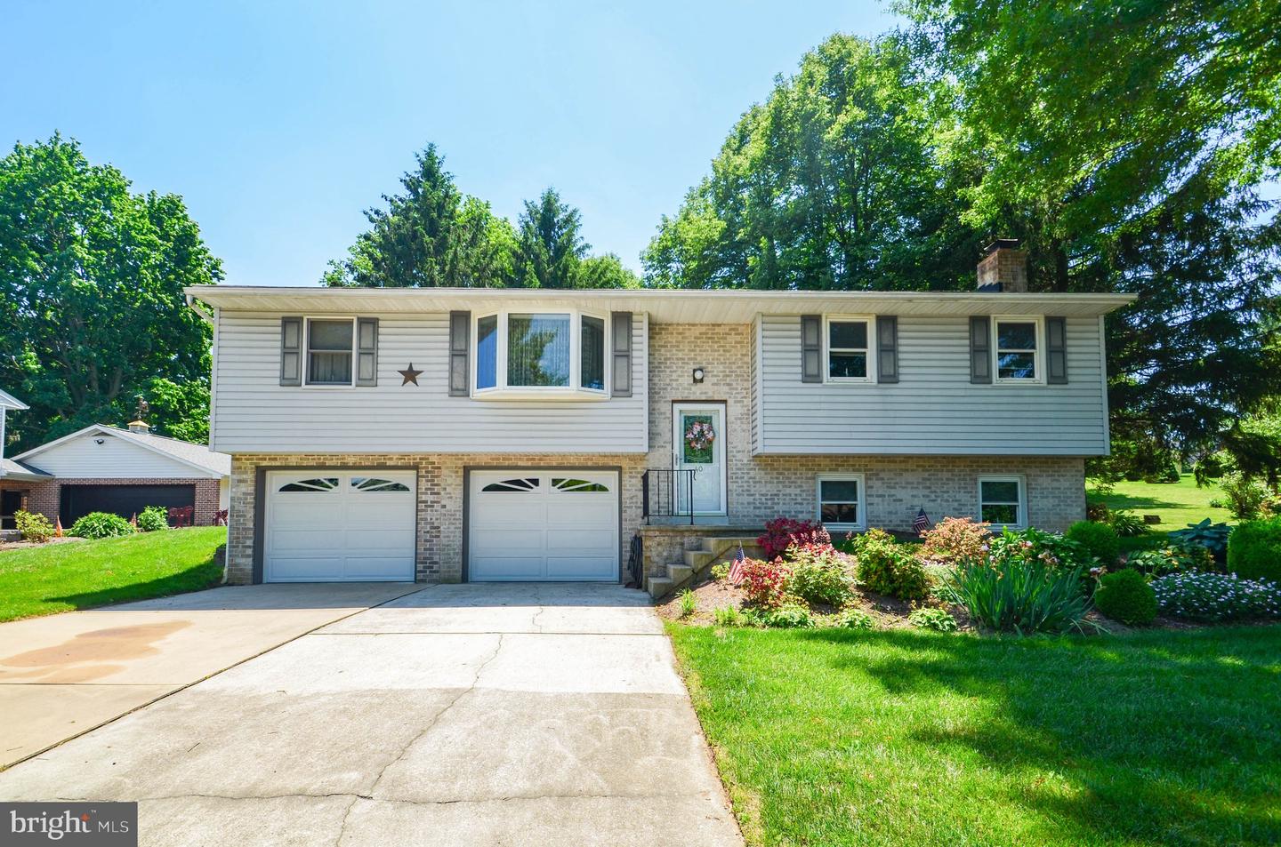 40 Park St, Akron, PA 17501 MLS PALA2019802 Coldwell Banker