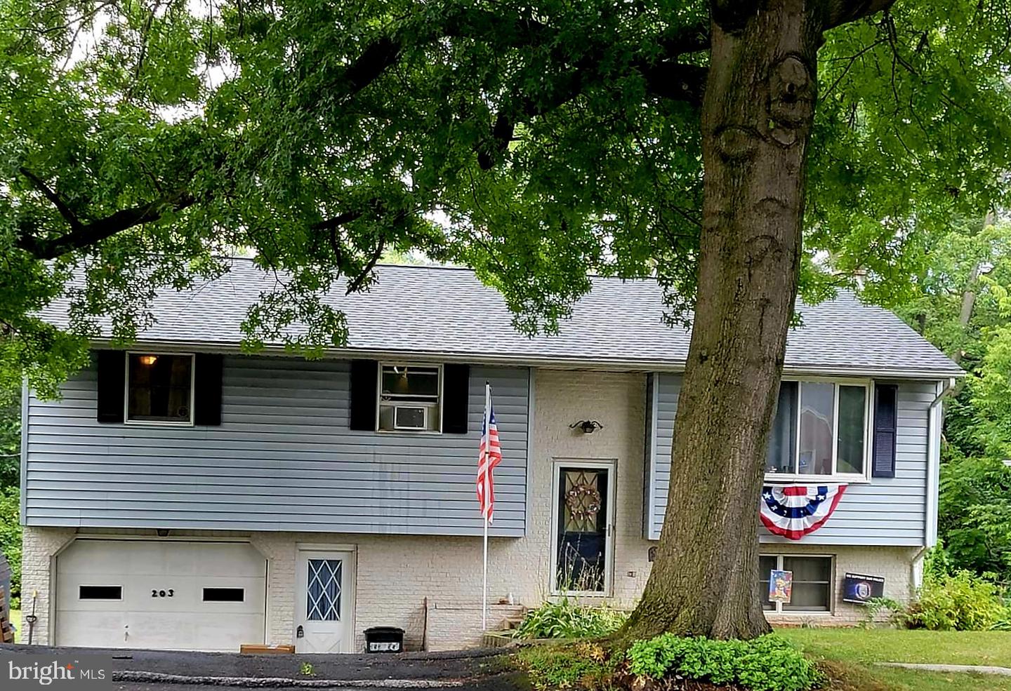 203 N Mt Joy St, Elizabethtown, PA 17022 MLS PALA2022760 Coldwell