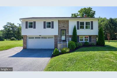 2455 Scenic Drive, Manheim, PA 17545 - Photo 1