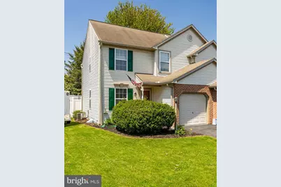 206 Fieldcrest Drive, New Holland, PA 17557 - Photo 1