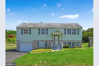 131 Garden City Drive, Lancaster, PA 17602 - Photo 1