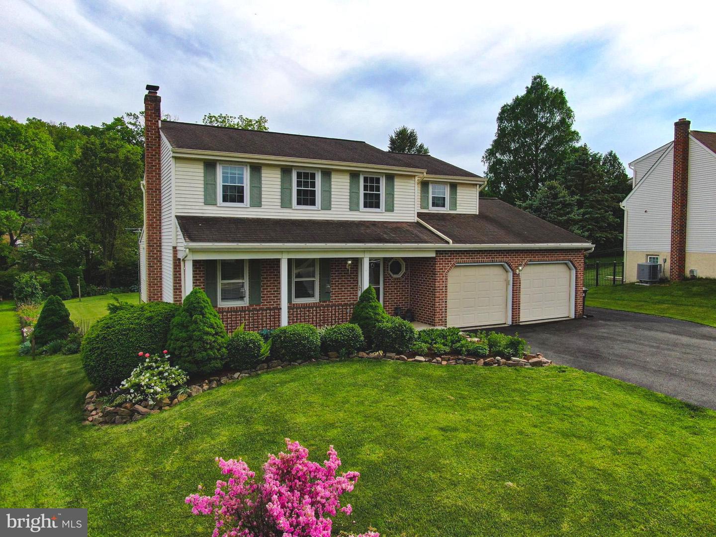 10 Eastbrooke Dr, Ephrata, PA 17522 - MLS PALA2070352 - Coldwell Banker
