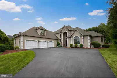 157 Huntingwood Drive, Lancaster, PA 17602 - Photo 1