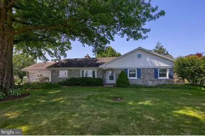502 W Newport Road, Lititz, PA 17543 - Photo 1