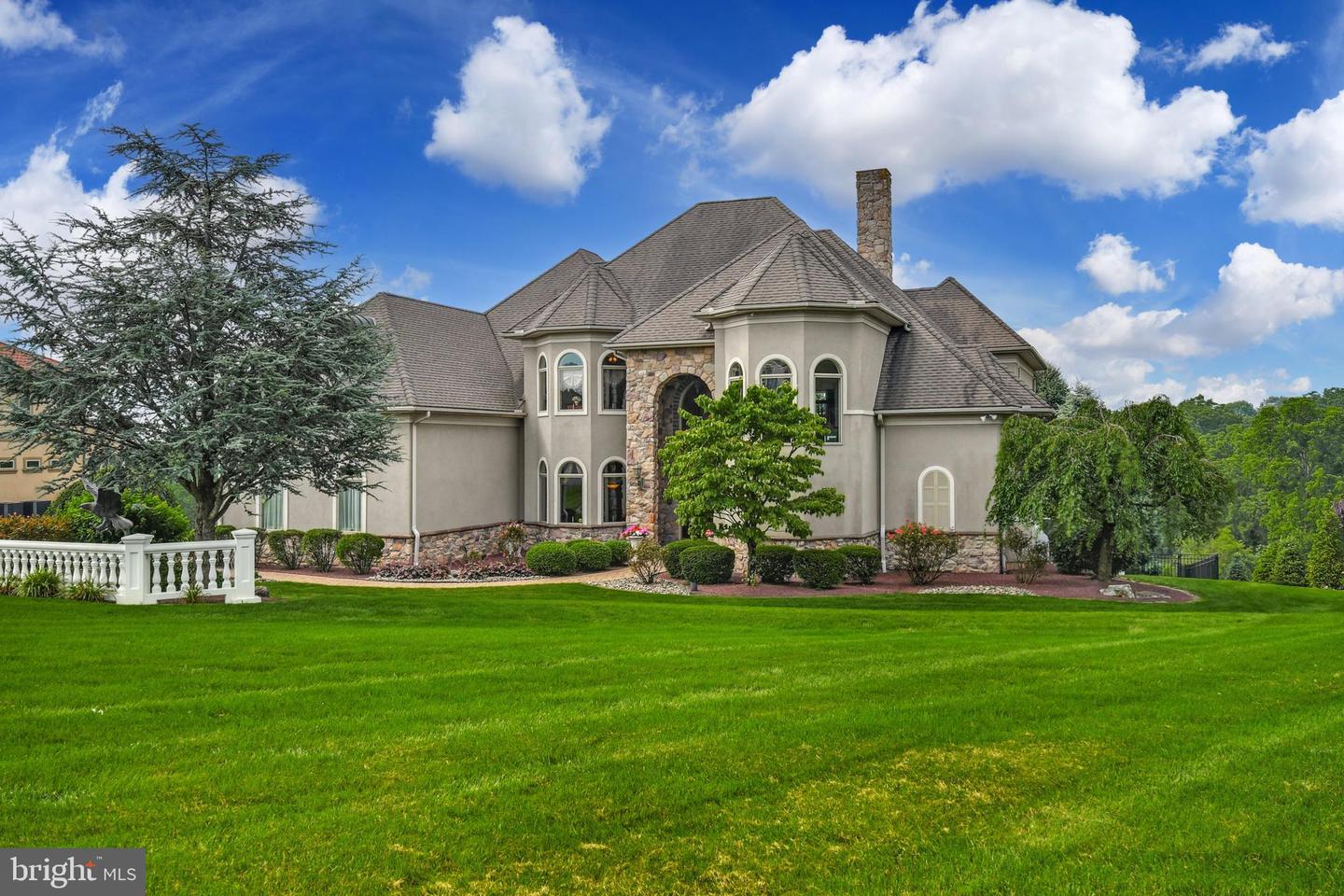 5660 Old Mile Hill Ct, Orefield, PA 18069 MLS PALH2006340 Coldwell