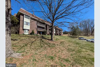 1575 Creekside Road, Whitehall, PA 18052 - Photo 1