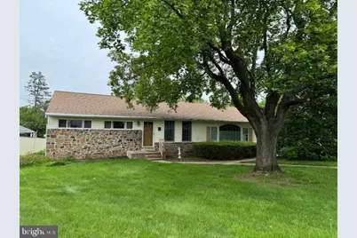 28 S 9th Street, Coopersburg, PA 18036 - Photo 1