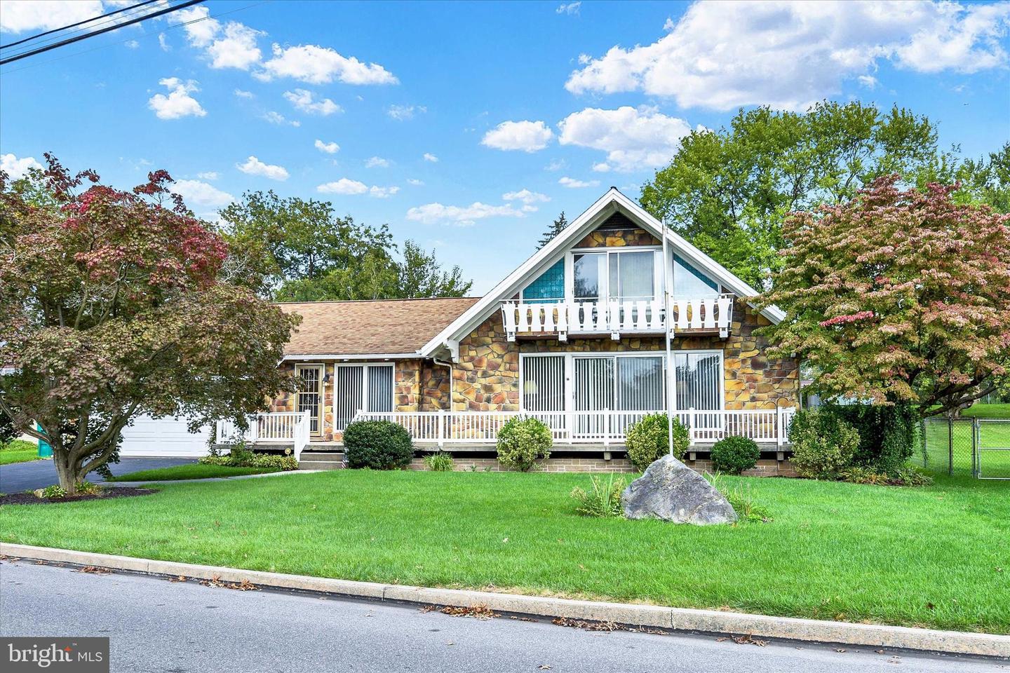 1037 E Maple St, Palmyra, PA 17078 MLS PALN2011730 Coldwell Banker