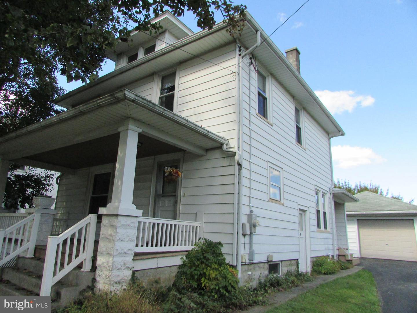 437 W Main Ave, Myerstown, PA 17067 - MLS PALN2017100 - Coldwell Banker