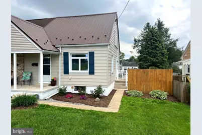 704 W Maple Street, Palmyra, PA 17078 - Photo 1