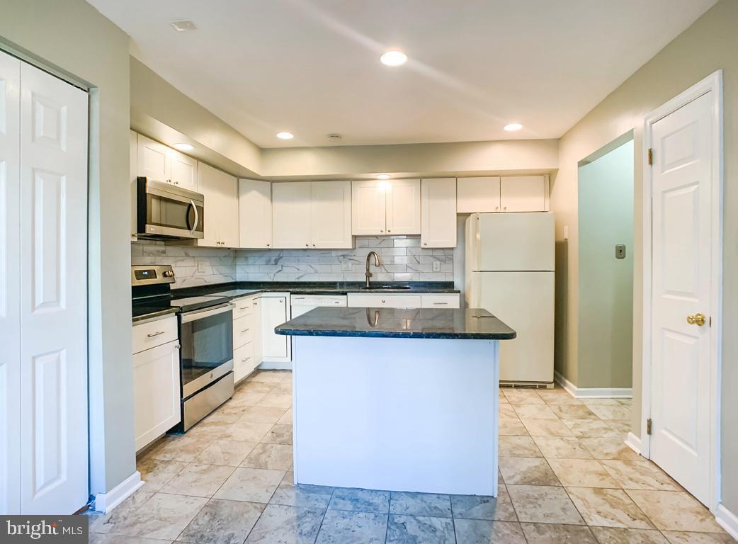 1807 Whitpain Hills, Blue Bell, PA 19422 MLS PAMC2017394 Coldwell