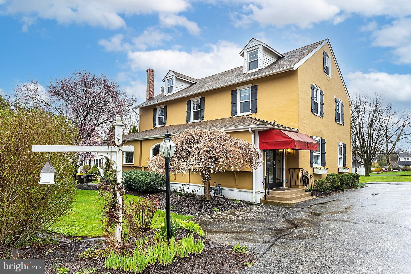 16 W Township Line Rd, Norristown, PA 19401 MLS PAMC2034142