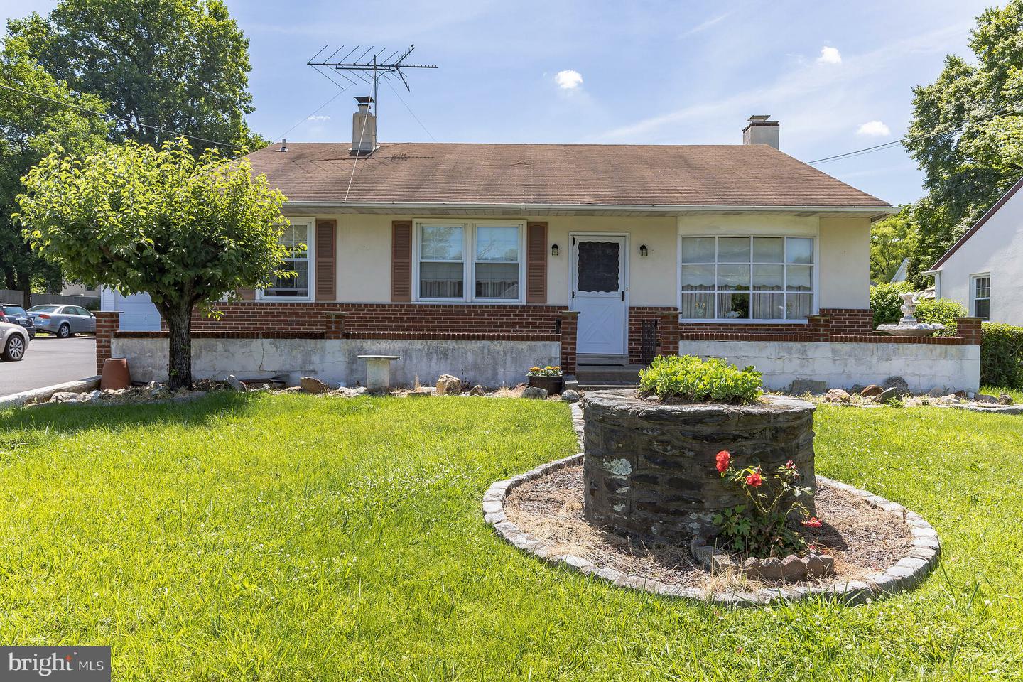 221 Fitzwatertown Rd, Willow Grove, PA 19090 MLS PAMC2042168