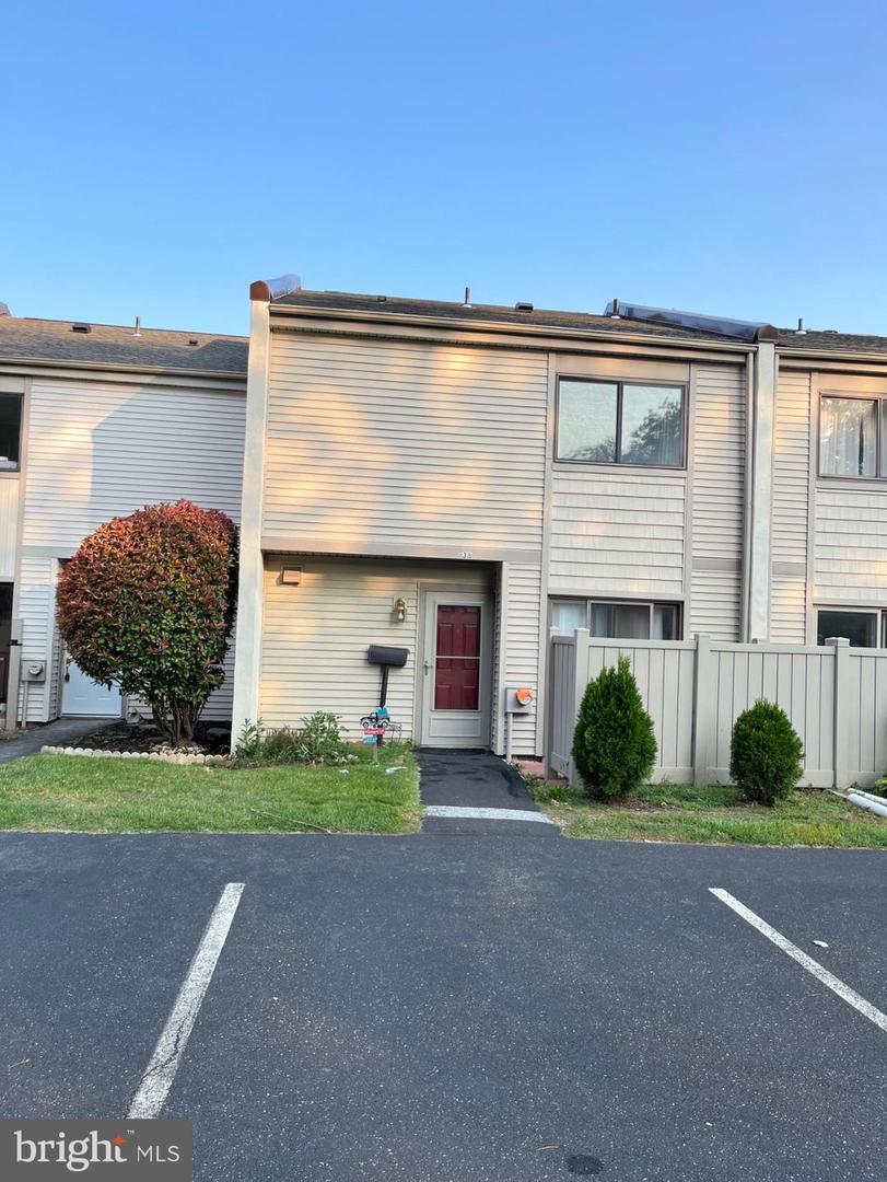 38 Twin Brooks Dr, Willow Grove, PA 19090 MLS PAMC2052344 Coldwell