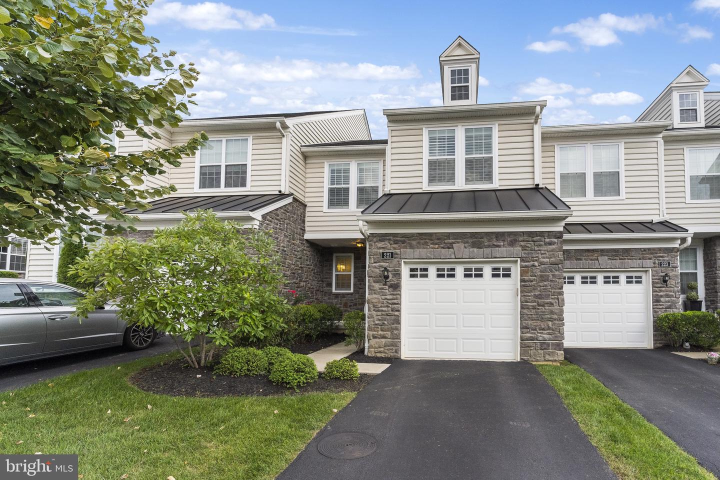 221 Ella Ln, Conshohocken, PA 19428 MLS PAMC2052740 Coldwell Banker