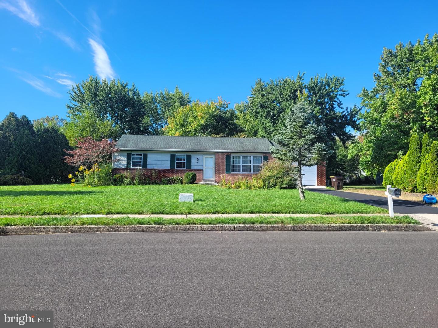 1574 Pine Tree Dr, Hatfield, PA 19440 MLS PAMC2053470 Coldwell Banker