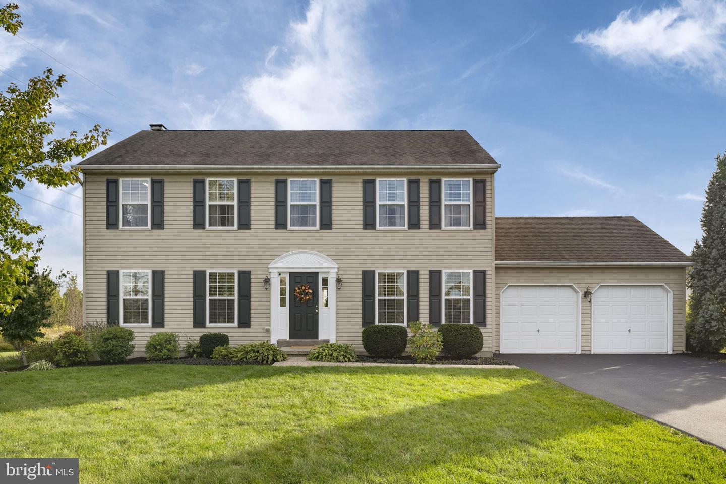 1073 Grayson Dr, Souderton, PA 18964 MLS PAMC2054036 Coldwell Banker