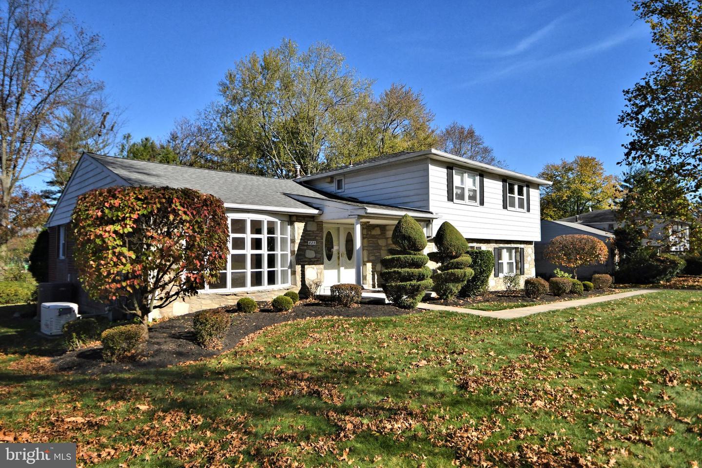 825 Warfield Ln, Huntingdon Valley, PA 19006 MLS PAMC2057686