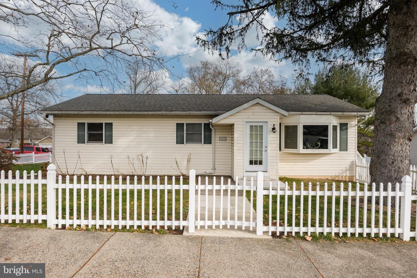 502 Penn St, Pennsburg, PA 18073 MLS PAMC2059036 Coldwell Banker