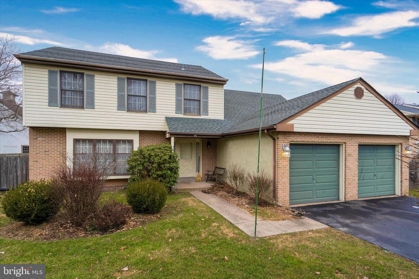 891 Village Cir, Blue Bell, PA 19422 MLS PAMC2061842 Coldwell Banker