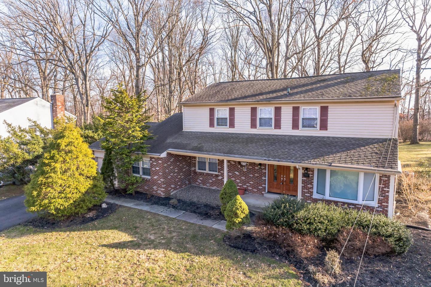 1121 Dundee Dr, Dresher, PA 19025 MLS PAMC2063412 Coldwell Banker