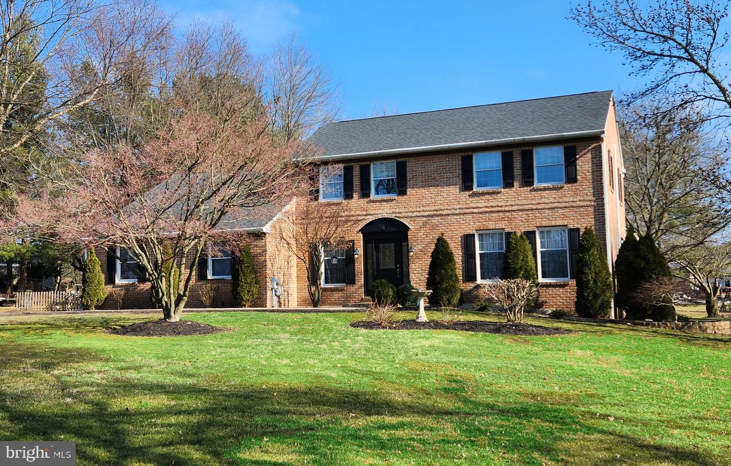 176 N Limerick Rd, Schwenksville, PA 19473 MLS PAMC2063554 Coldwell