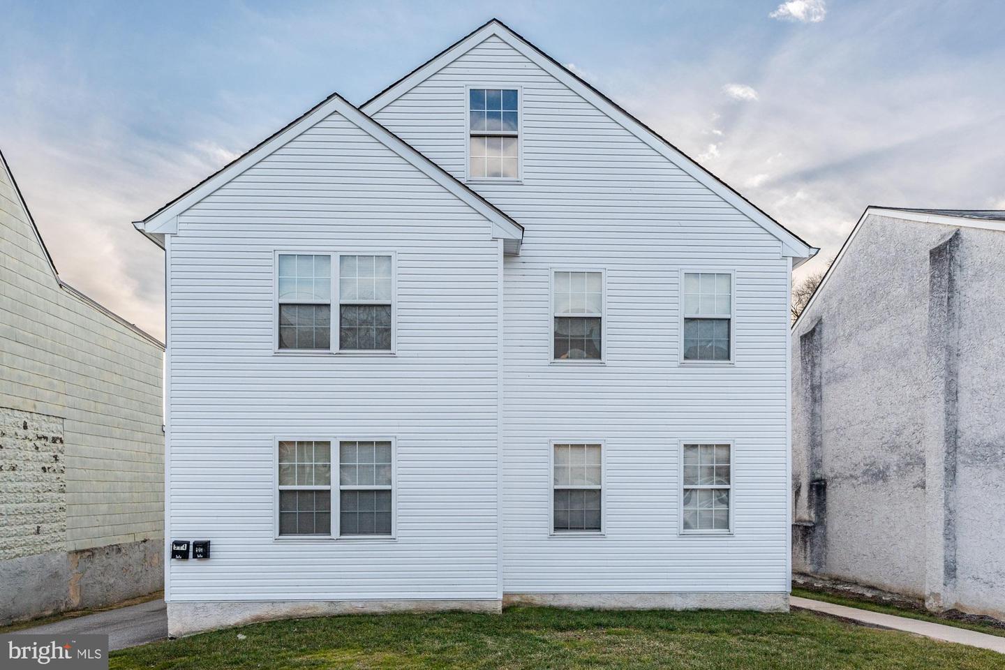 514 New Elm St 1 TOP FLOOR, Conshohocken, PA 19428 MLS PAMC2063754