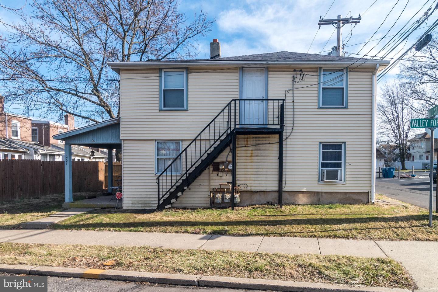 201 N Valley Rd, Lansdale, PA 19446 MLS PAMC2068200 Coldwell