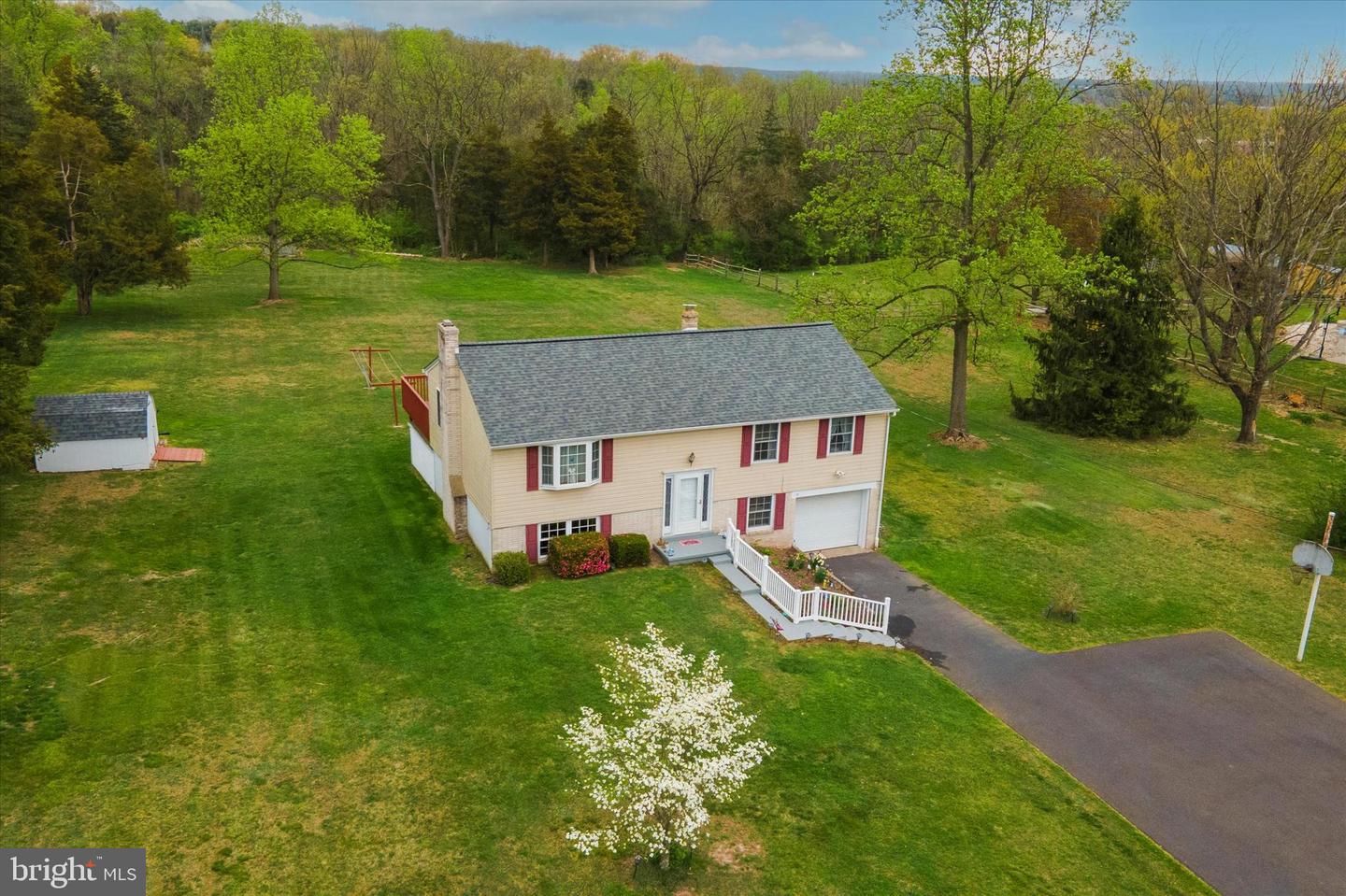 1822 Old Sumneytown Pike, Harleysville, PA 19438 MLS PAMC2069094