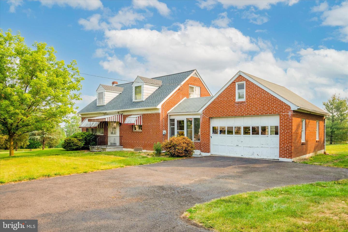 2513 Swamp Pike, Gilbertsville, PA 19525 MLS PAMC2073440 Coldwell