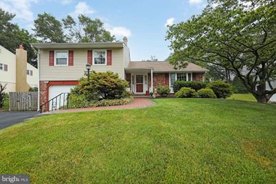 105 Brentwood Drive, Willow Grove, PA 19090 - Photo 1