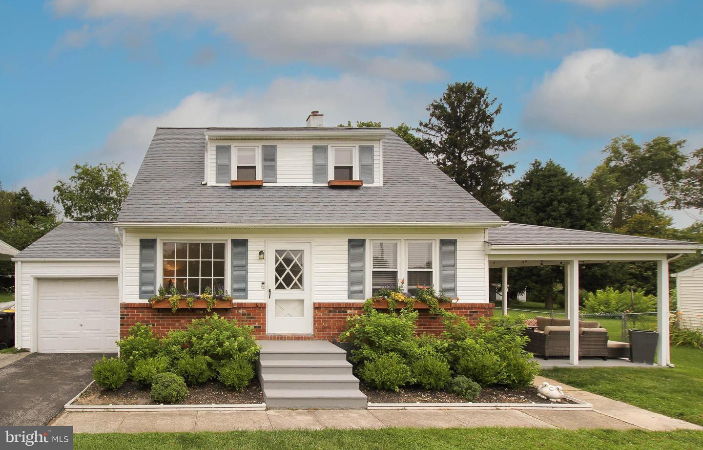 813 Oak St, Royersford, PA 19468 MLS PAMC2076834 Coldwell Banker