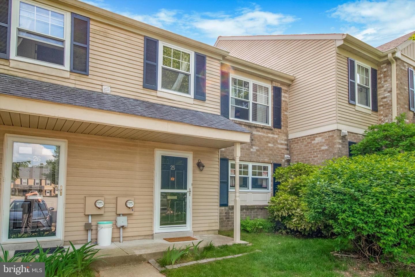 25 Yorktown Ct, Blue Bell, PA 19422 MLS PAMC2103584 Coldwell Banker