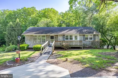 992 E Valley Road, Pottstown, PA 19464 - Photo 1