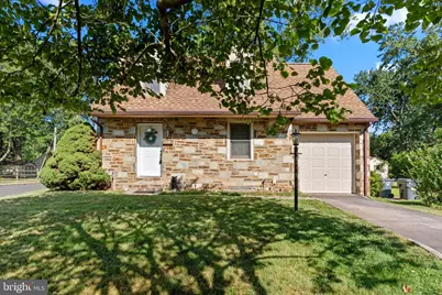 902 E Prospect Avenue, North Wales, PA 19454 - Photo 1